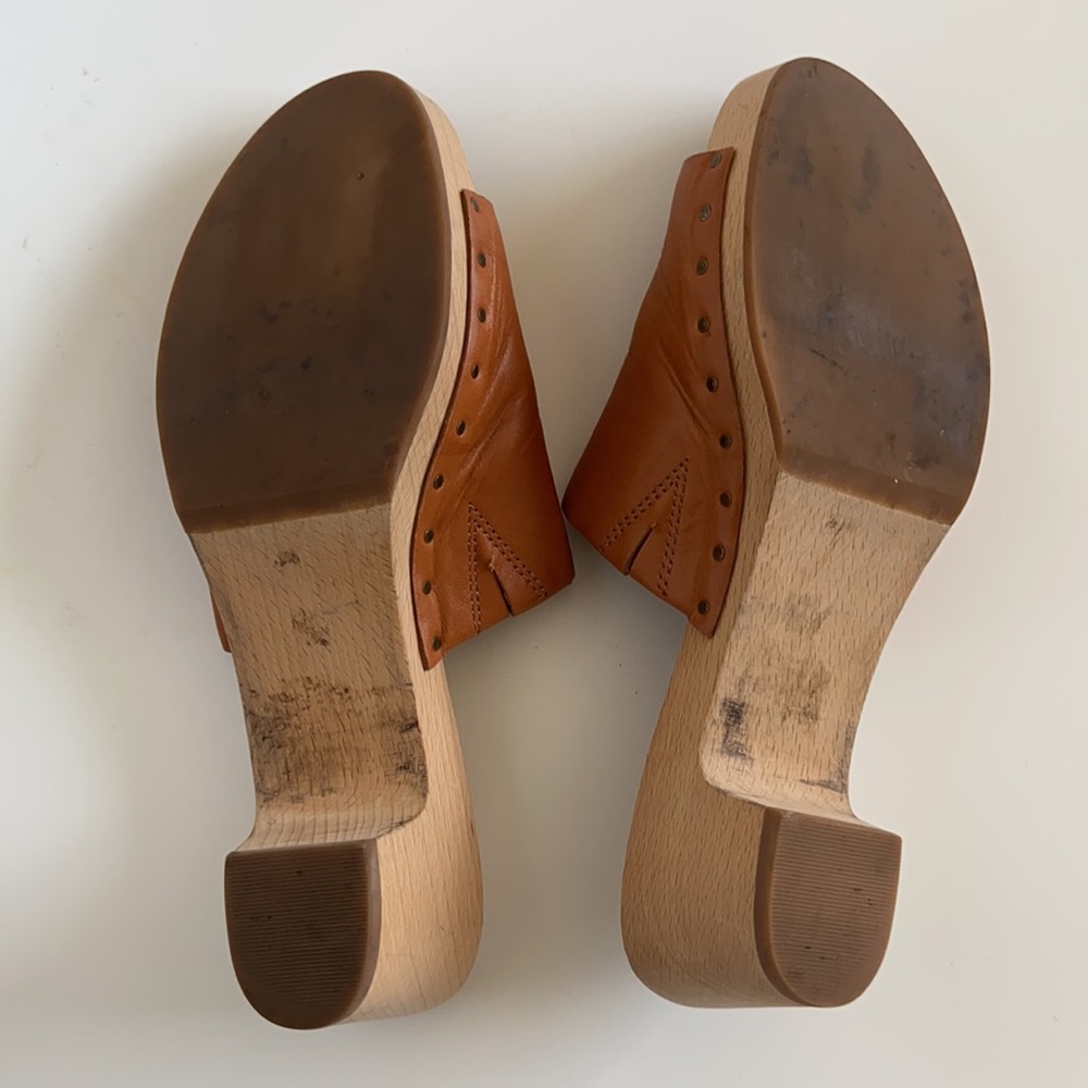 MADEWELL • The Evelyn Clog Slide Sandal in Burnished Caramel - Picture 16 of 16